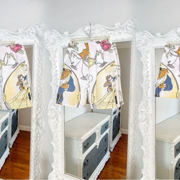 New York Couture * One of a Kind* VINTAGE Reworked TALE AS OLD Pocket Shorts - Picture 3 of 7